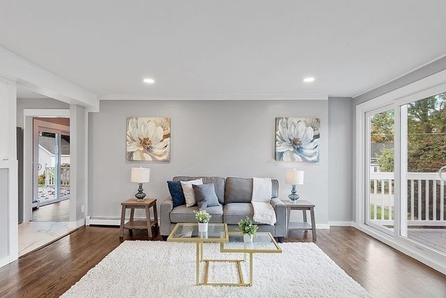 18 1st St, Westford, MA 01886
