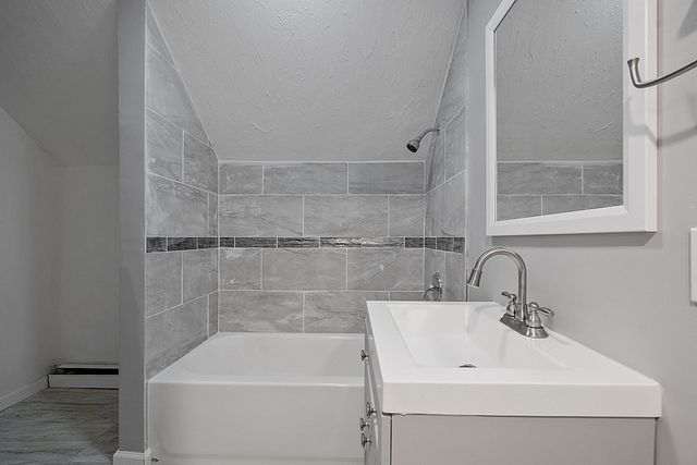 18 1st St, Westford, MA 01886