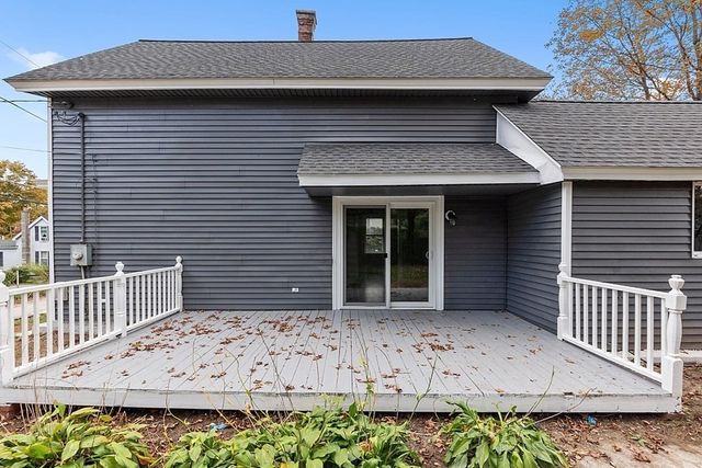 18 1st St, Westford, MA 01886