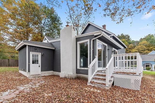18 1st St, Westford, MA 01886