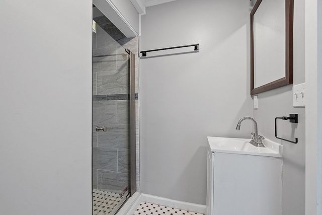 18 1st St, Westford, MA 01886