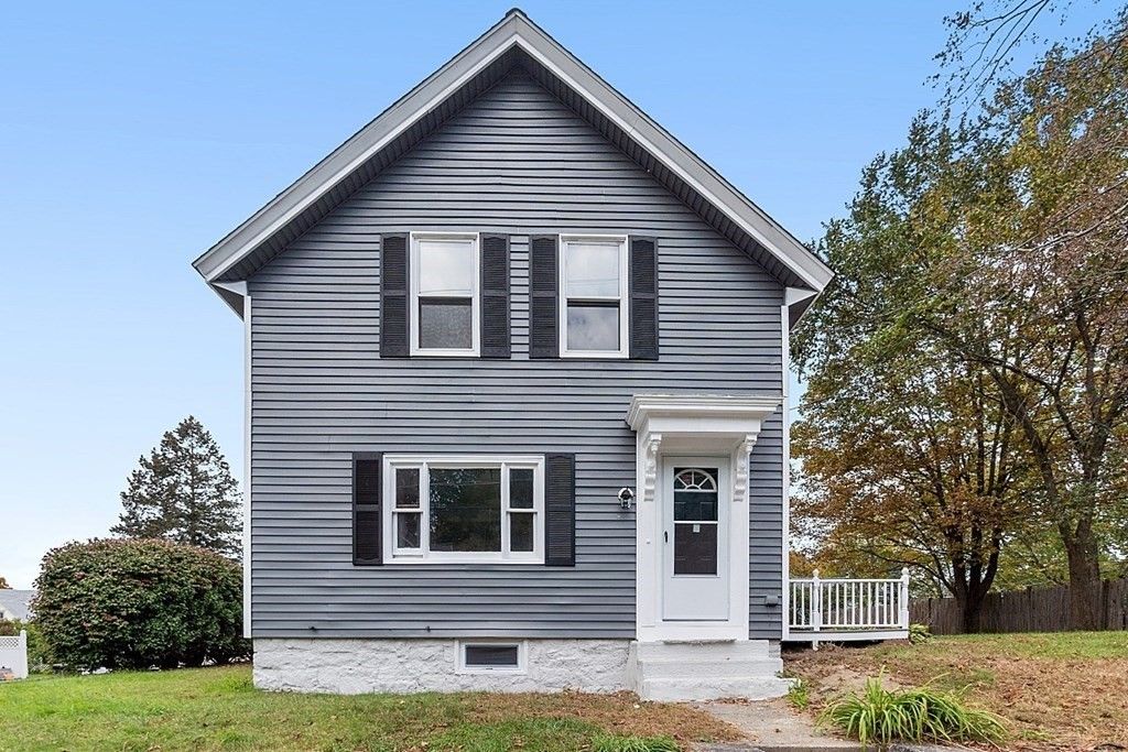 18 1st St, Westford, MA 01886