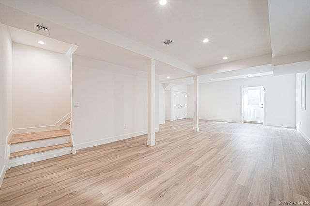 405 S Oakwood Drive, Laurel, NY 11948