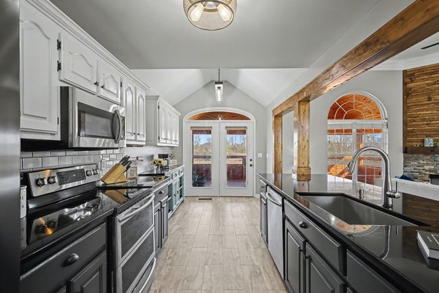 1836 Grace Dr, Columbia, TN 38401