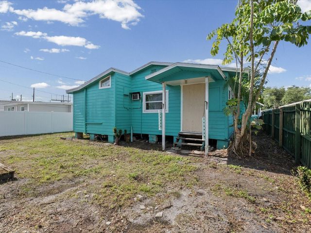 6639 49TH AVENUE N, St Petersburg, FL 33709