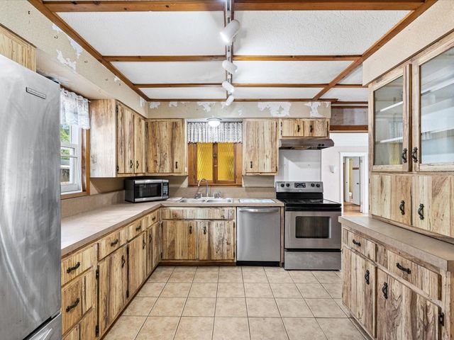 6639 49TH AVENUE N, St Petersburg, FL 33709