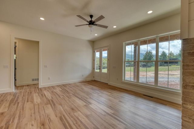124 Meadow Brooke Lane, Young Harris, GA 30582