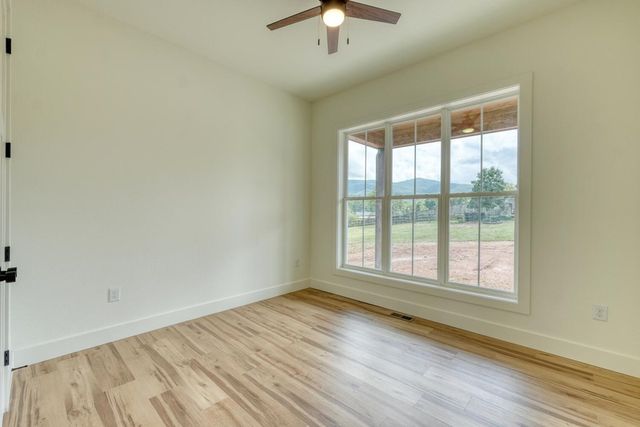 124 Meadow Brooke Lane, Young Harris, GA 30582