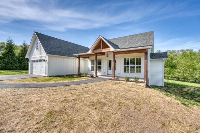 124 Meadow Brooke Lane, Young Harris, GA 30582