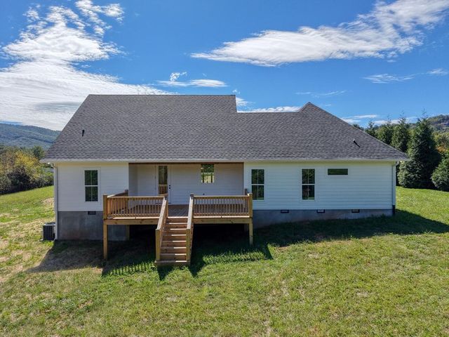124 Meadow Brooke Lane, Young Harris, GA 30582