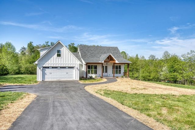 124 Meadow Brooke Lane, Young Harris, GA 30582