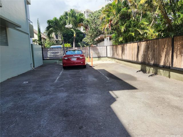 1430 Wilder Avenue, Honolulu, HI 96822