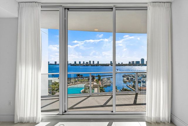 220 Lake Shore Drive 1010, Lake Park, FL 33403