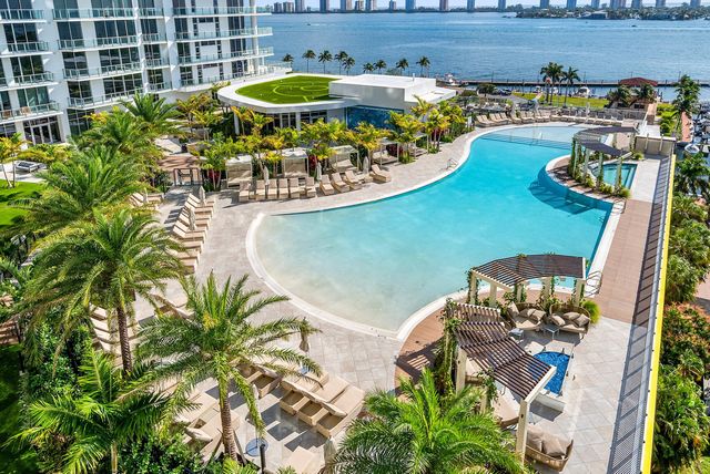 220 Lake Shore Drive 1010, Lake Park, FL 33403