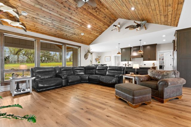 9016 County Road 3 NW, Oronoco, MN 55960