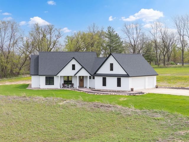 9016 County Road 3 NW, Oronoco, MN 55960