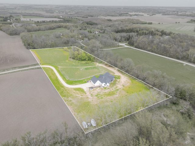 9016 County Road 3 NW, Oronoco, MN 55960
