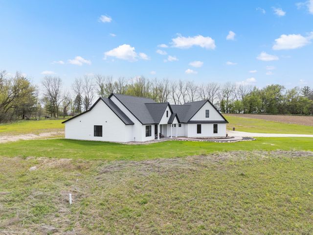 9016 County Road 3 NW, Oronoco, MN 55960