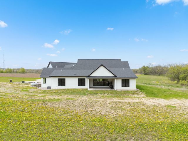 9016 County Road 3 NW, Oronoco, MN 55960