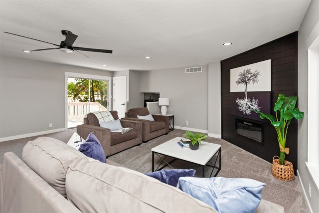 3845 Sherman Boulevard, Des Moines, IA 50310