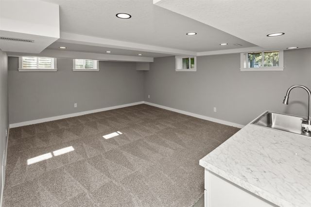 3845 Sherman Boulevard, Des Moines, IA 50310