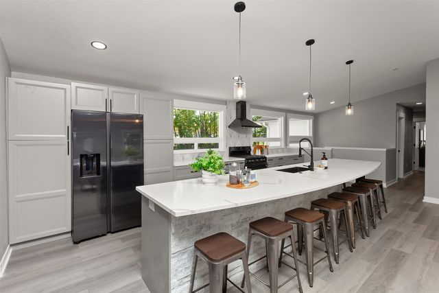 3845 Sherman Boulevard, Des Moines, IA 50310