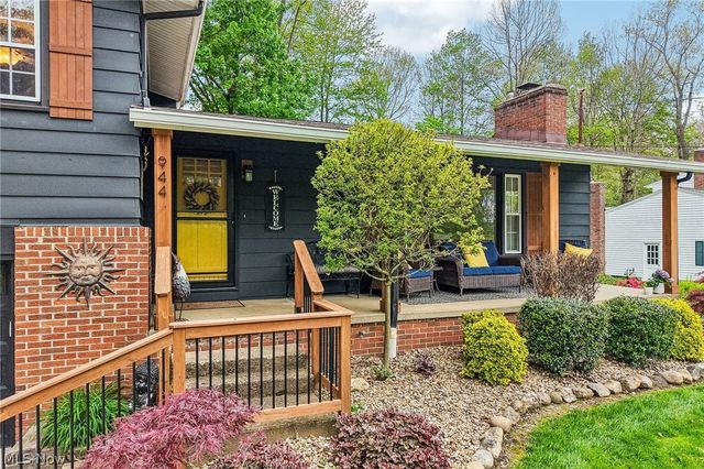 944 Wallwood Drive, Copley, OH 44321