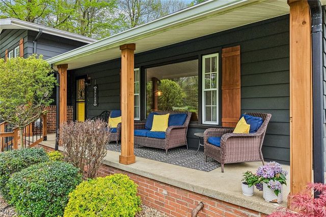 944 Wallwood Drive, Copley, OH 44321