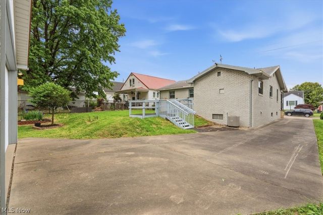 609 27th Street, Vienna, WV 26105