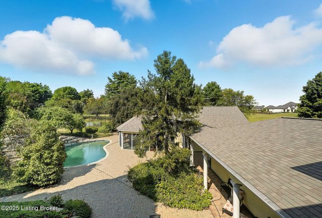 6 Wolf Pen Ln, Prospect, KY 40059