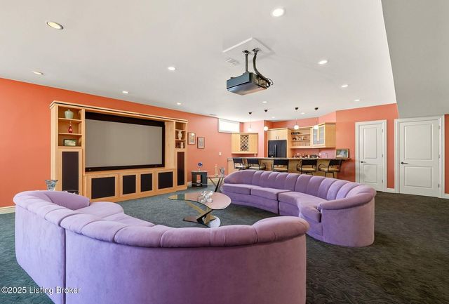 6 Wolf Pen Ln, Prospect, KY 40059