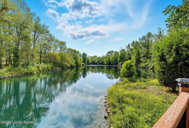 6 Wolf Pen Ln, Prospect, KY 40059