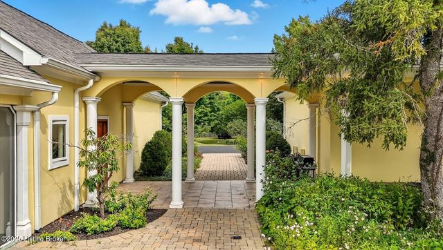 6 Wolf Pen Ln, Prospect, KY 40059