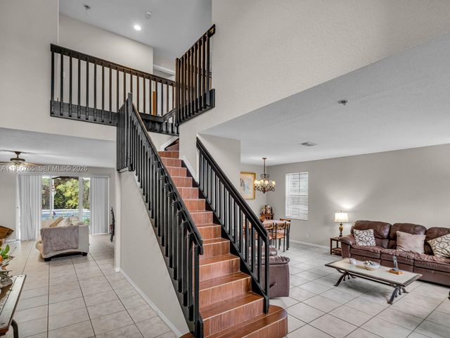 4209 Pinewood Ln, Weston, FL 33331