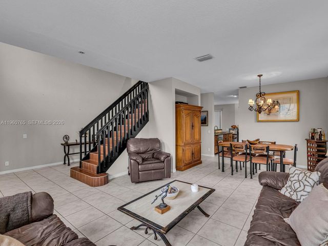 4209 Pinewood Ln, Weston, FL 33331