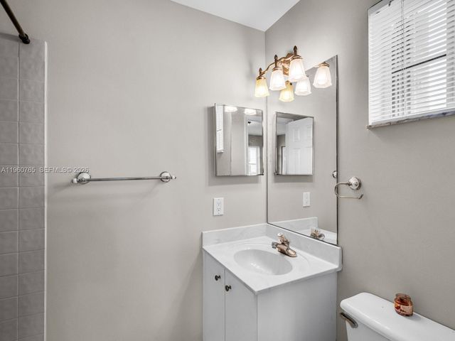 4209 Pinewood Ln, Weston, FL 33331