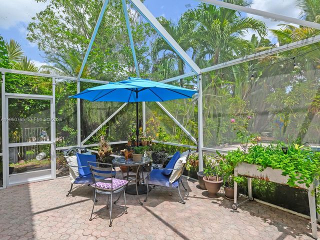 4209 Pinewood Ln, Weston, FL 33331