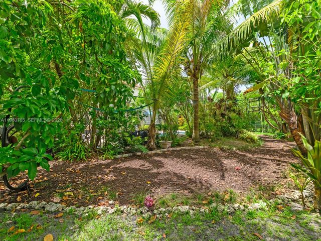 4209 Pinewood Ln, Weston, FL 33331