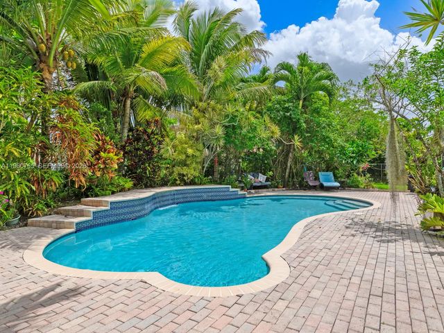 4209 Pinewood Ln, Weston, FL 33331