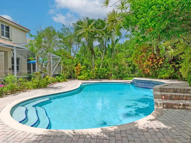 4209 Pinewood Ln, Weston, FL 33331