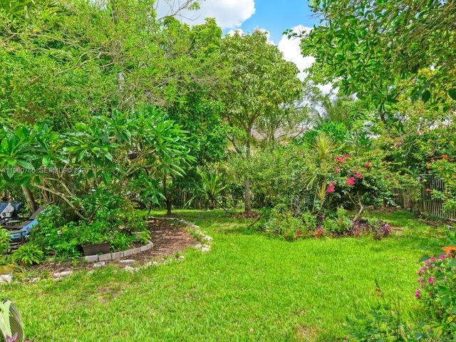4209 Pinewood Ln, Weston, FL 33331
