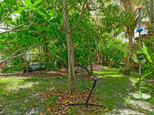 4209 Pinewood Ln, Weston, FL 33331