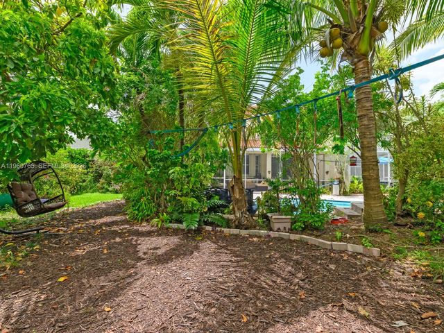 4209 Pinewood Ln, Weston, FL 33331