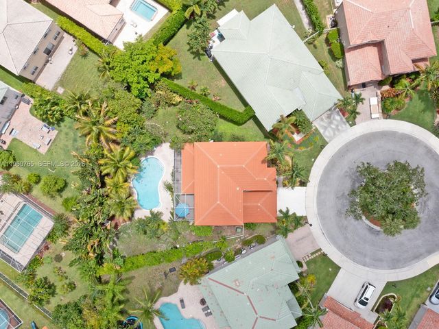 4209 Pinewood Ln, Weston, FL 33331