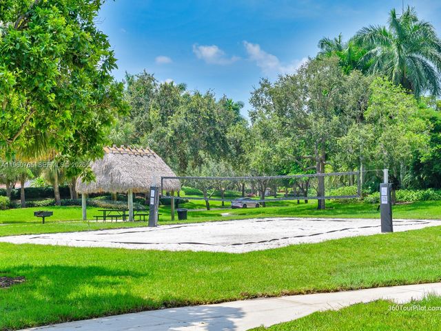 4209 Pinewood Ln, Weston, FL 33331