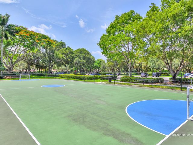 4209 Pinewood Ln, Weston, FL 33331