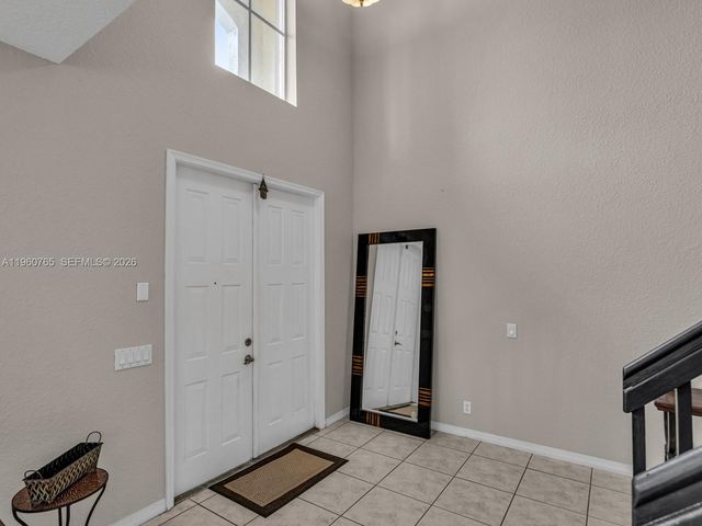 4209 Pinewood Ln, Weston, FL 33331