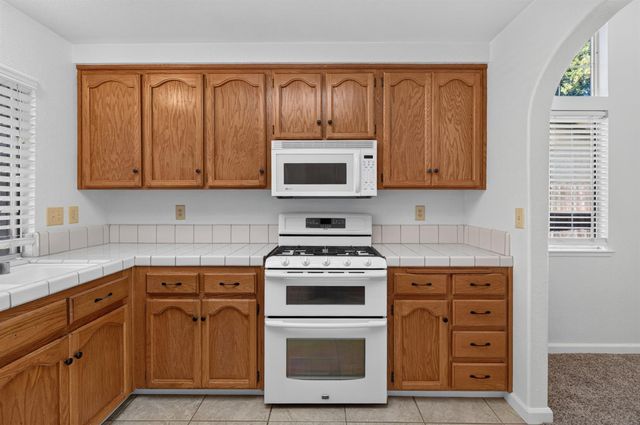 9475 Madrid Way, Elk Grove, CA 95758