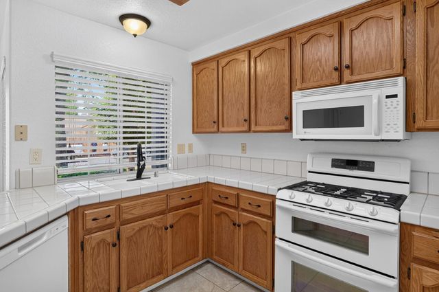 9475 Madrid Way, Elk Grove, CA 95758