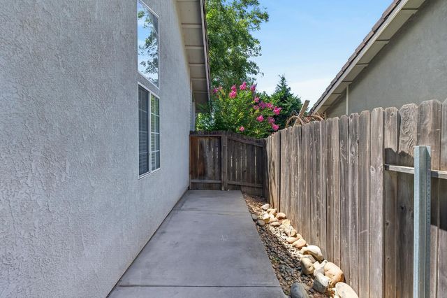 9475 Madrid Way, Elk Grove, CA 95758